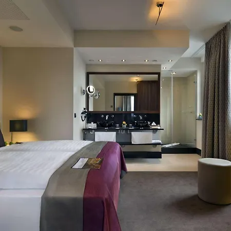 Отель Flemings Selection Frankfurt-city 4*
