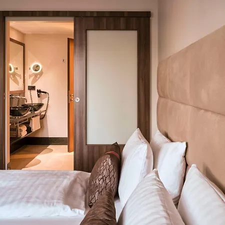 Отель Flemings Selection Frankfurt-city